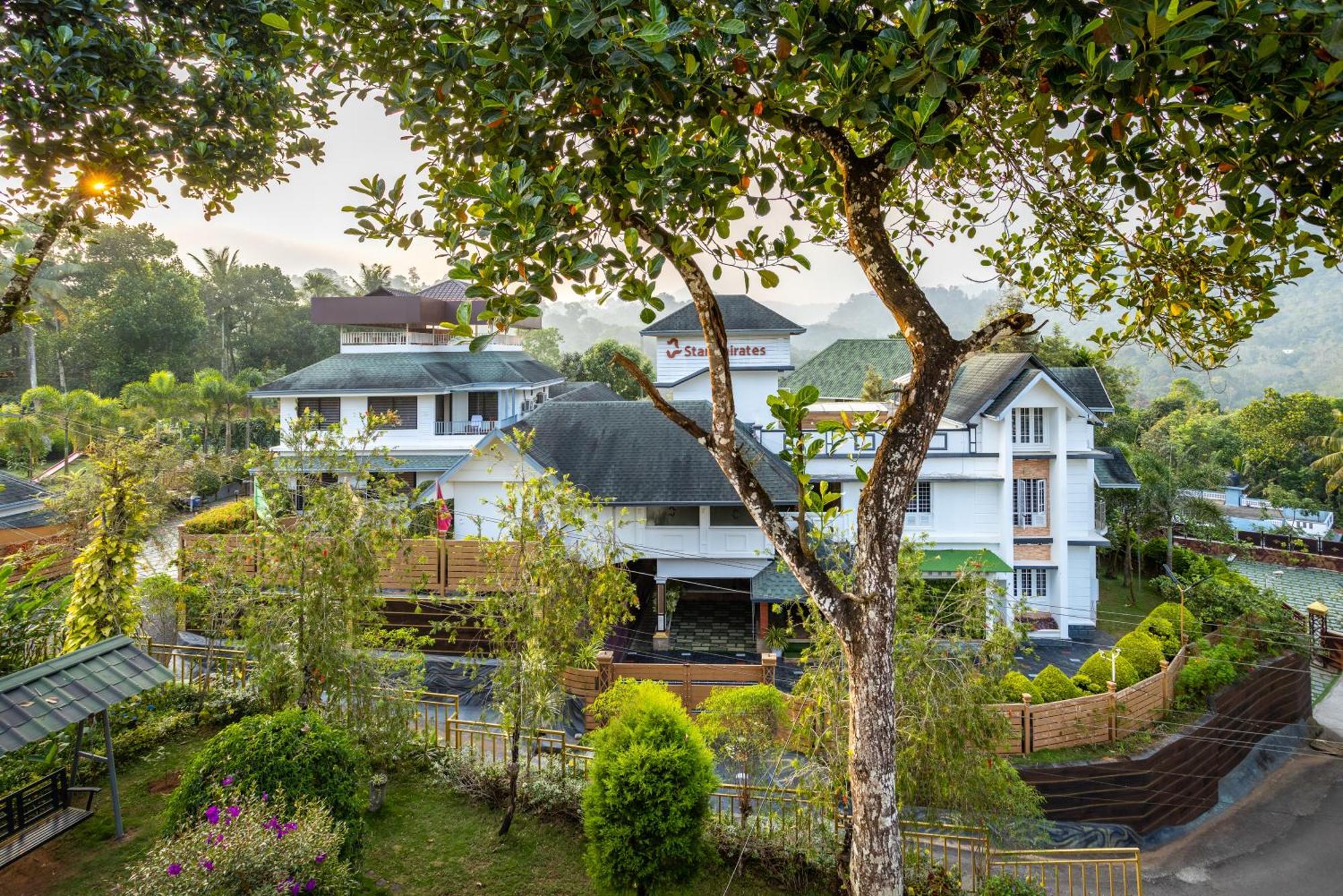 Star Emirates Luxury Resort And Spa, Munnar Anachal Exterior photo